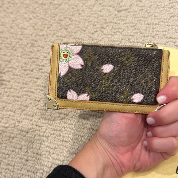 UNIQUE Louis Vuitton Key Wallet - Picture 2 of 5